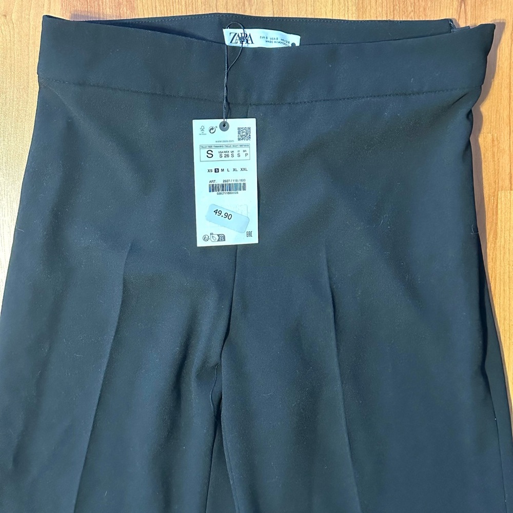 Zara black flowy dress pants. Never worn tag on.